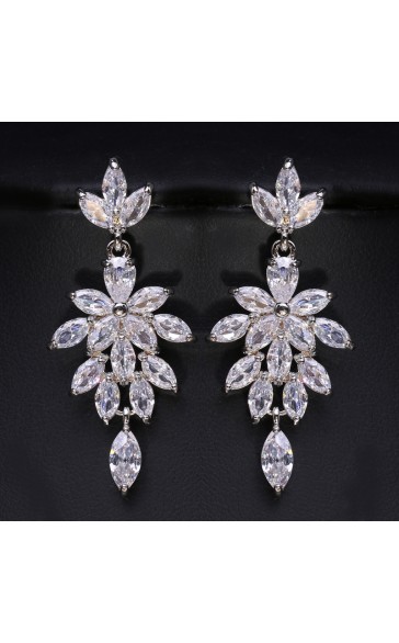 Ladies' Elegant/Beautiful/Classic/Pretty/Attractive Alloy With Oval Rhinestone Earrings