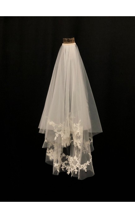 Two-tier Cut Edge Fingertip Bridal Veils With Lace